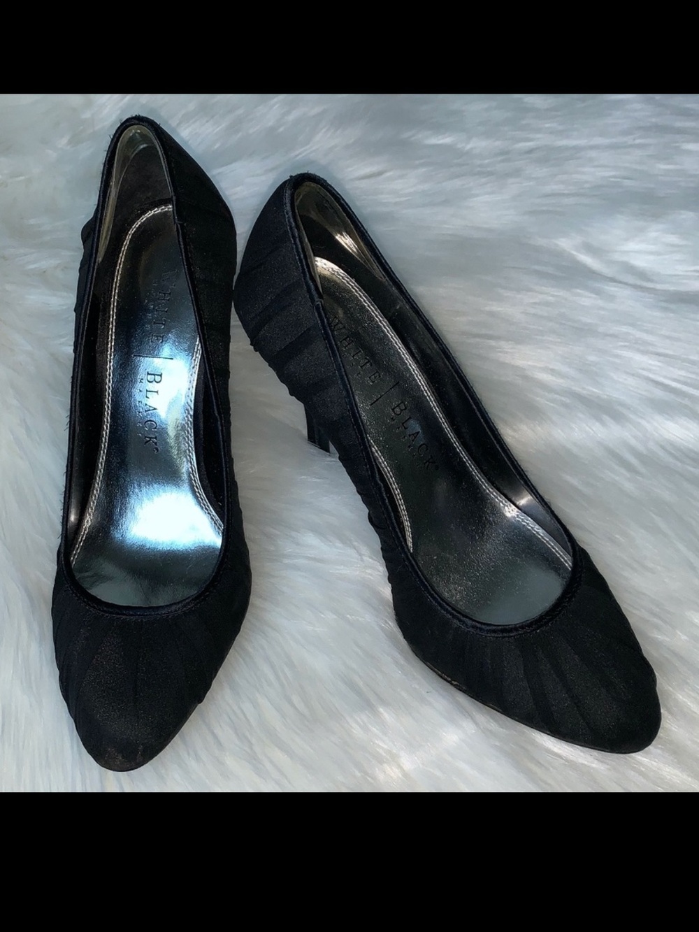 White House Black Market Audrey Black Heels Sz. 6